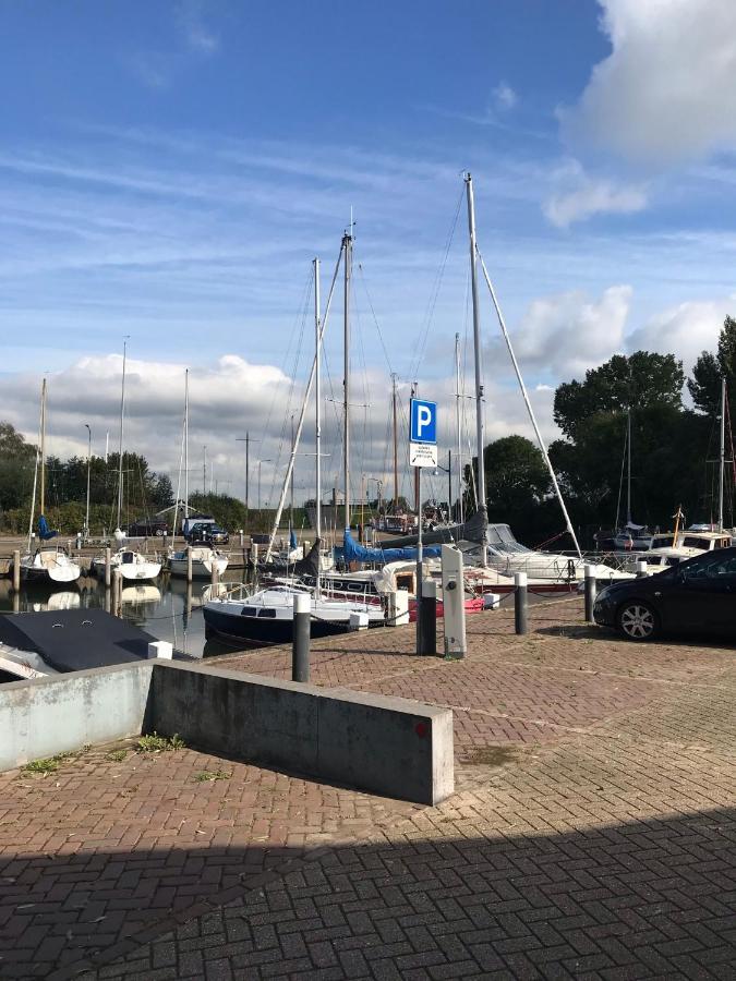 B&B Logeren Bij De Burgemeester Stad aan 't Haringvliet Dış mekan fotoğraf